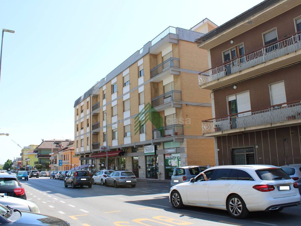 Erhvervsejendom i Teramo, Teramo - foto 1