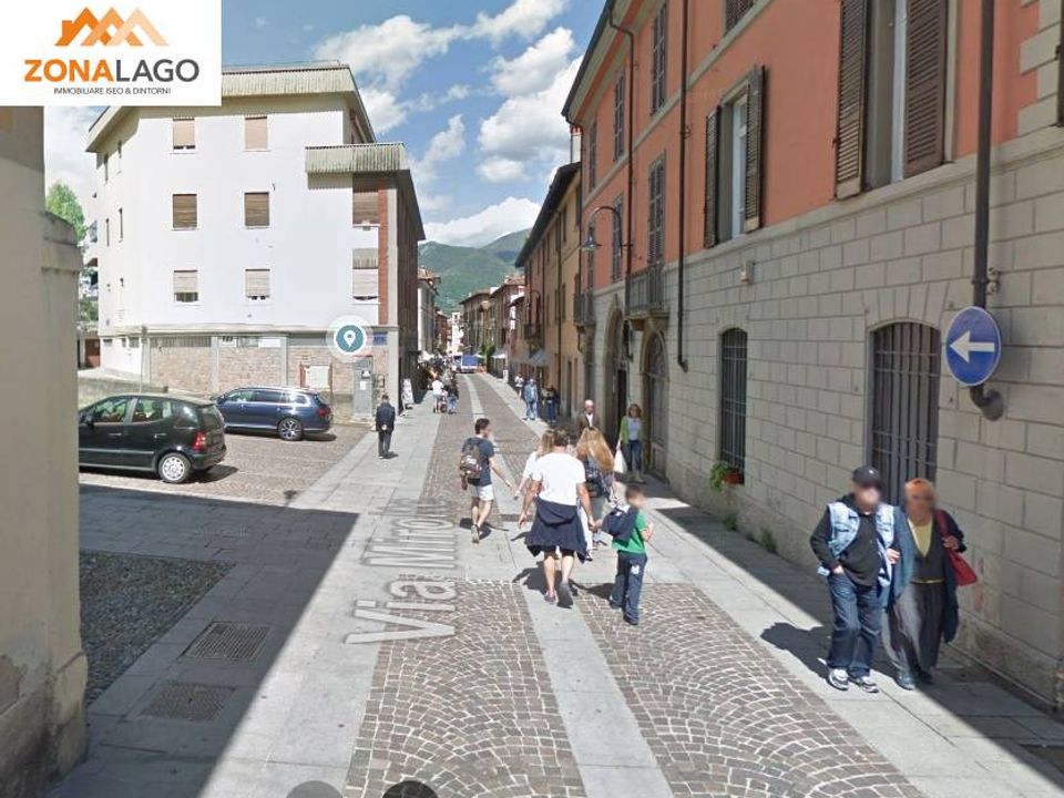 Erhvervsejendom i Iseo, Brescia - foto 1