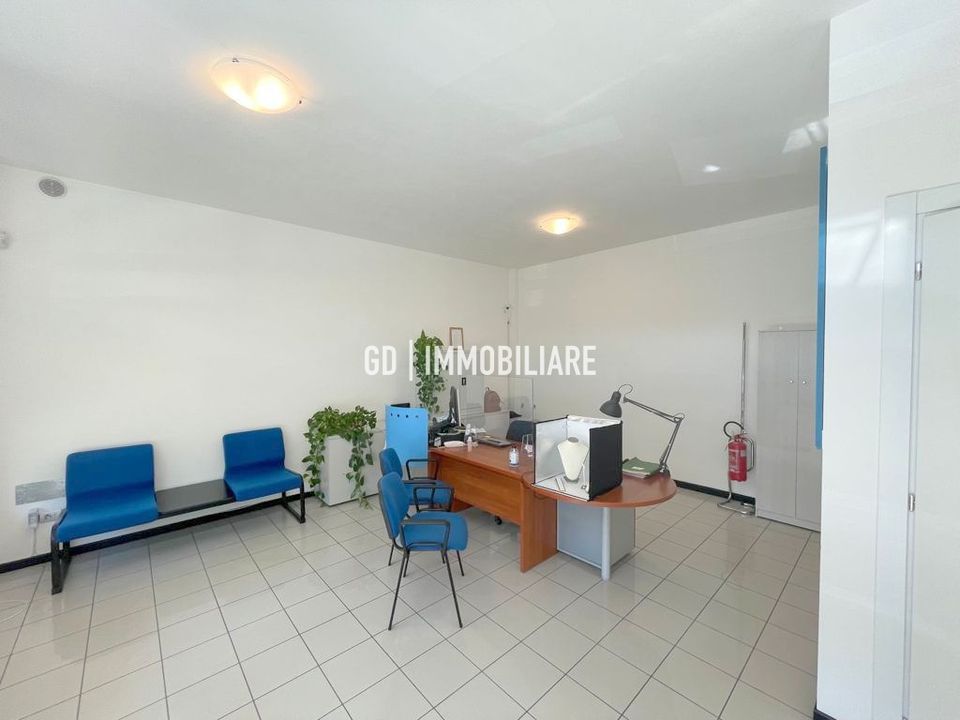 L'establiment comercial a Montebelluna, Treviso - foto 3