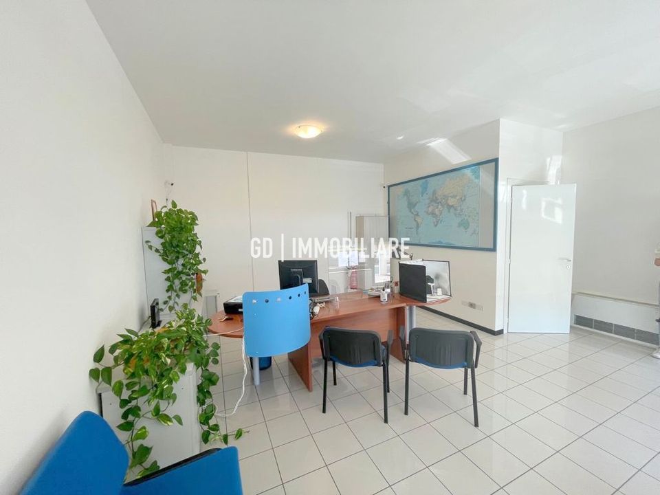 L'establiment comercial a Montebelluna, Treviso - foto 4