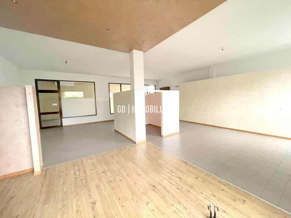 L'establiment comercial a Cornuda, Treviso - foto 3