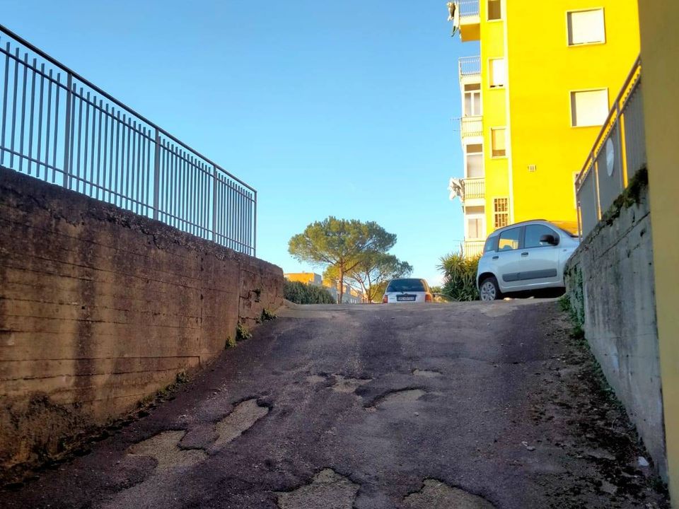 Parkeringsplads i Brusciano, Naples - foto 4