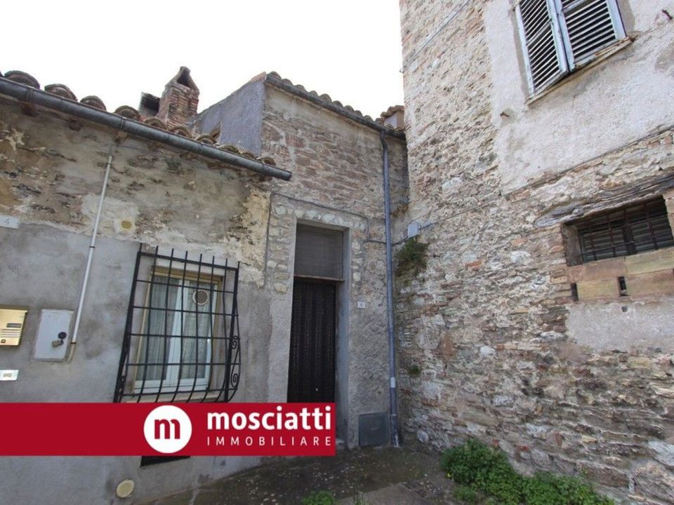 Villa i Esanatoglia, Macerata - foto 1
