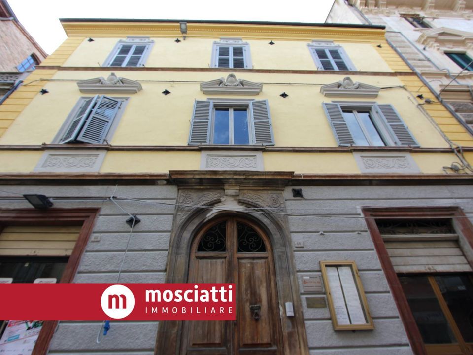 Erhvervsejendom i Matelica, Macerata - foto 1