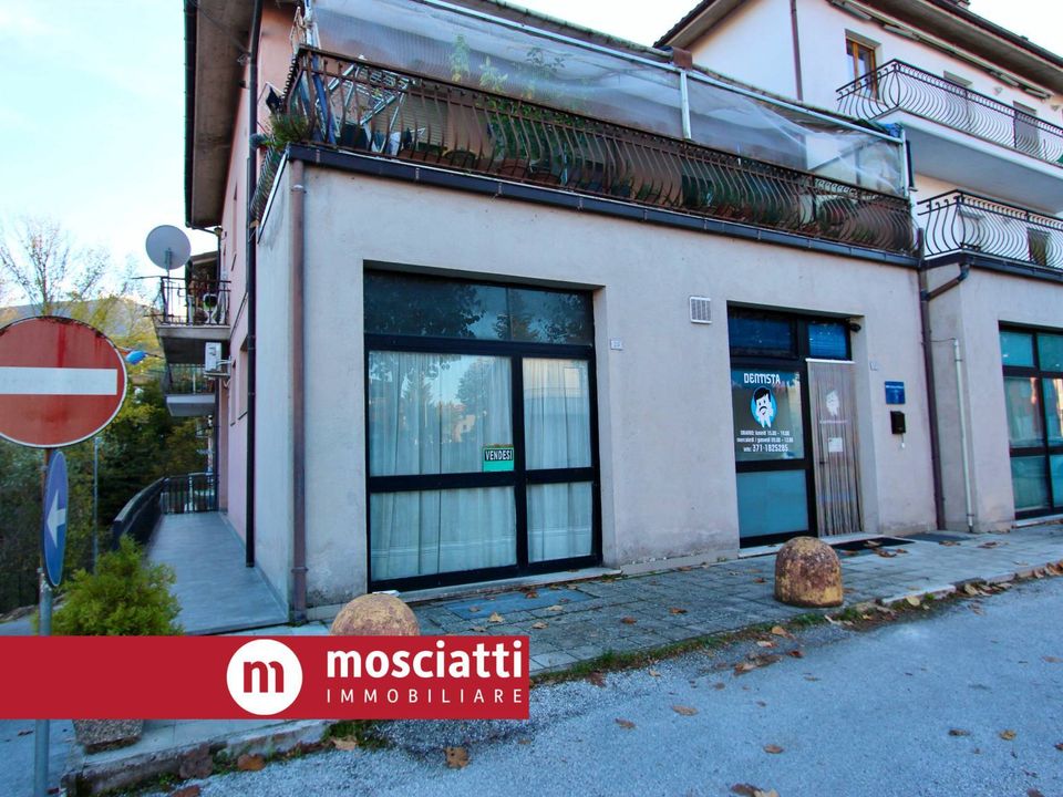 Erhvervsejendom i Esanatoglia, Macerata - foto 2
