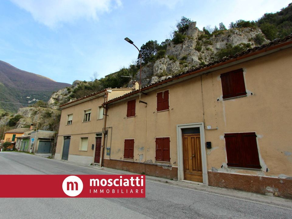 Villa i Pioraco, Macerata - foto 1