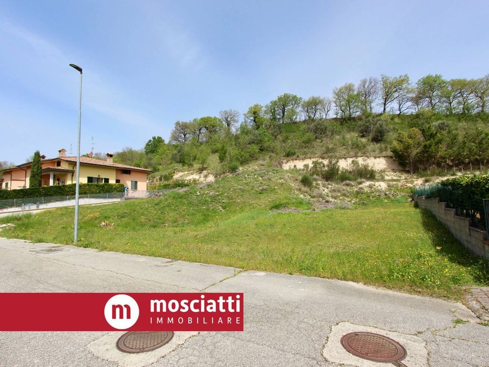 Helårsgrund i Esanatoglia, Macerata - foto 1