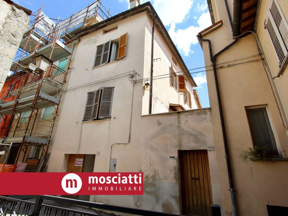 Villa i Esanatoglia, Macerata - foto 1