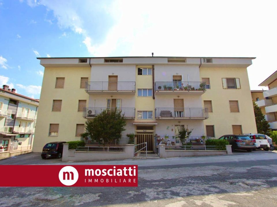 Lejlighed i Castelraimondo, Macerata - foto 1