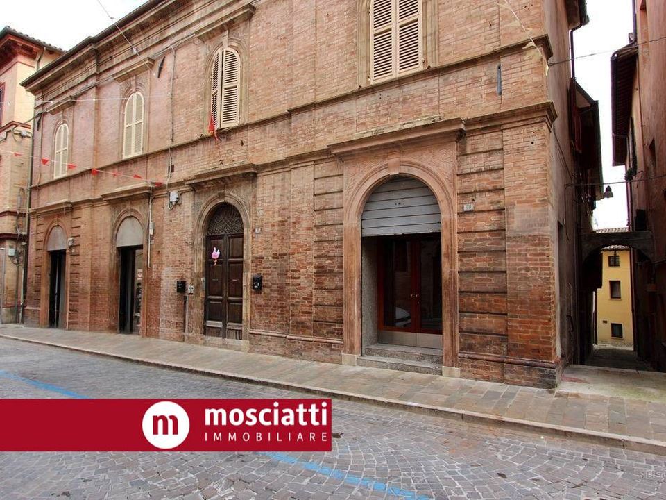 Erhvervsejendom i Matelica, Macerata - foto 1