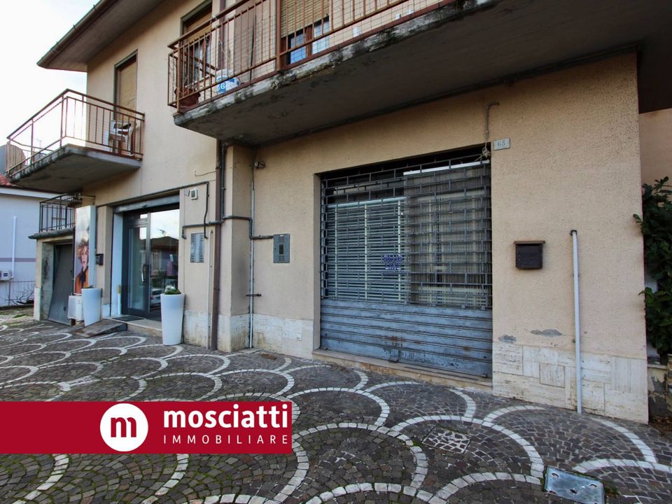 Erhvervsejendom i Castelraimondo, Macerata - foto 3