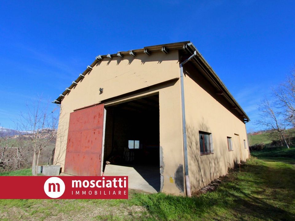 Helårsgrund i Camerino, Macerata - foto 1
