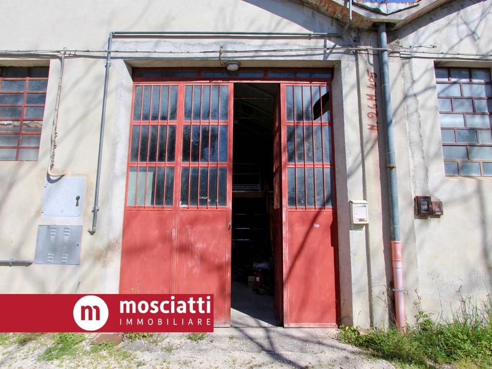 Erhvervsejendom i San Severino Marche, Macerata - foto 2