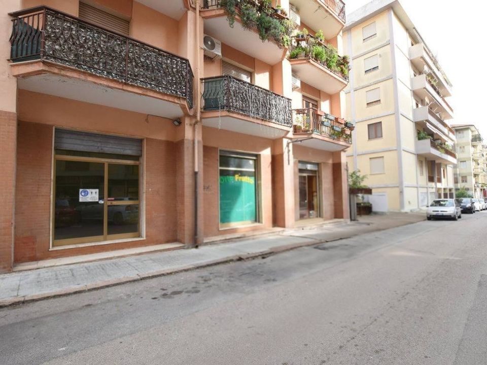 Erhvervsejendom i Sassari, Sassari - foto 1