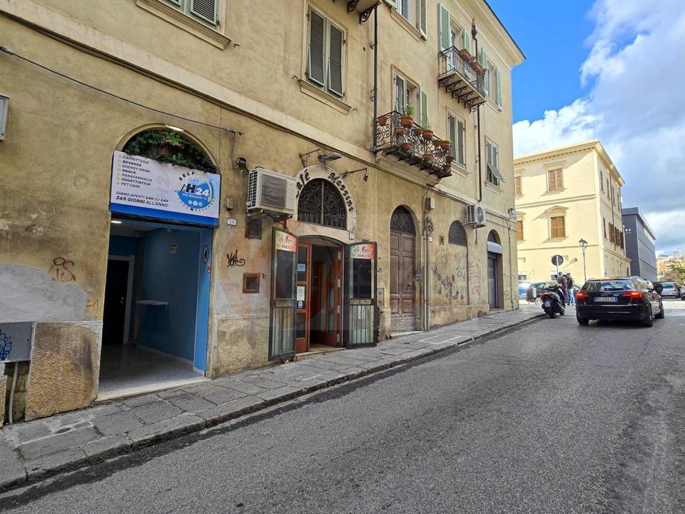 Erhvervsejendom i Sassari, Sassari - foto 1