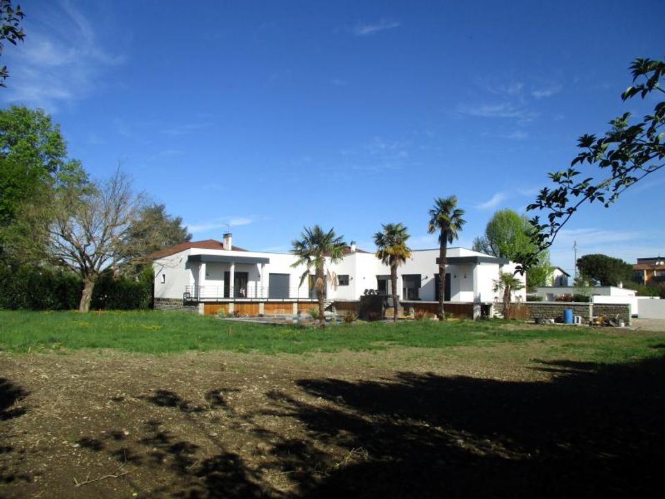 Villa i Tarbes, Hautes-Pyrenees - foto 1