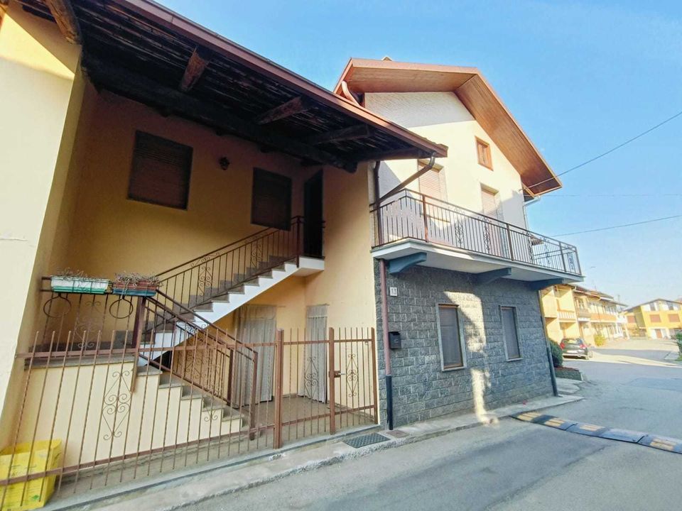 Byhus i Front, Turin - foto 1