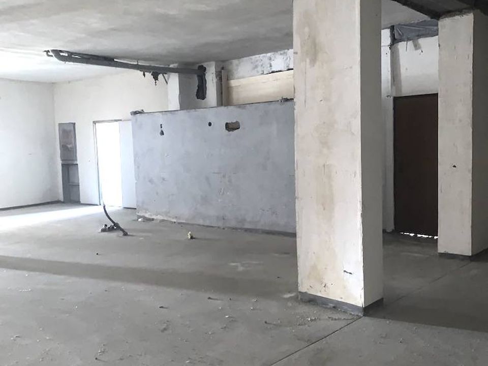 L'establiment comercial a Settimo Milanese, Milan - foto 4