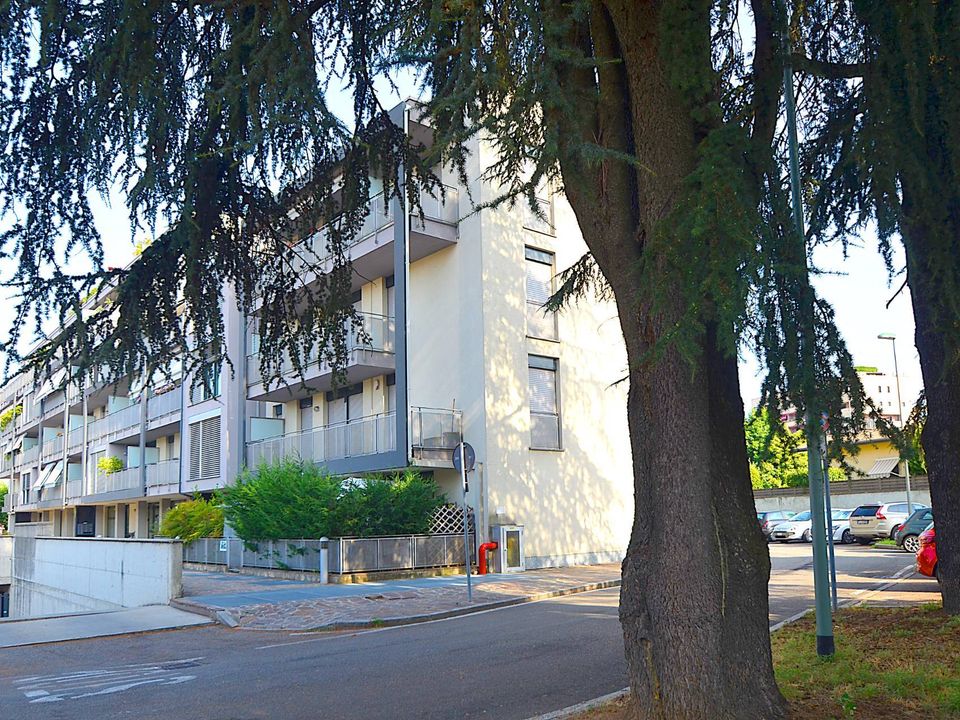 Parkeerruimte in Vimercate, Monza and Brianza - foto 1