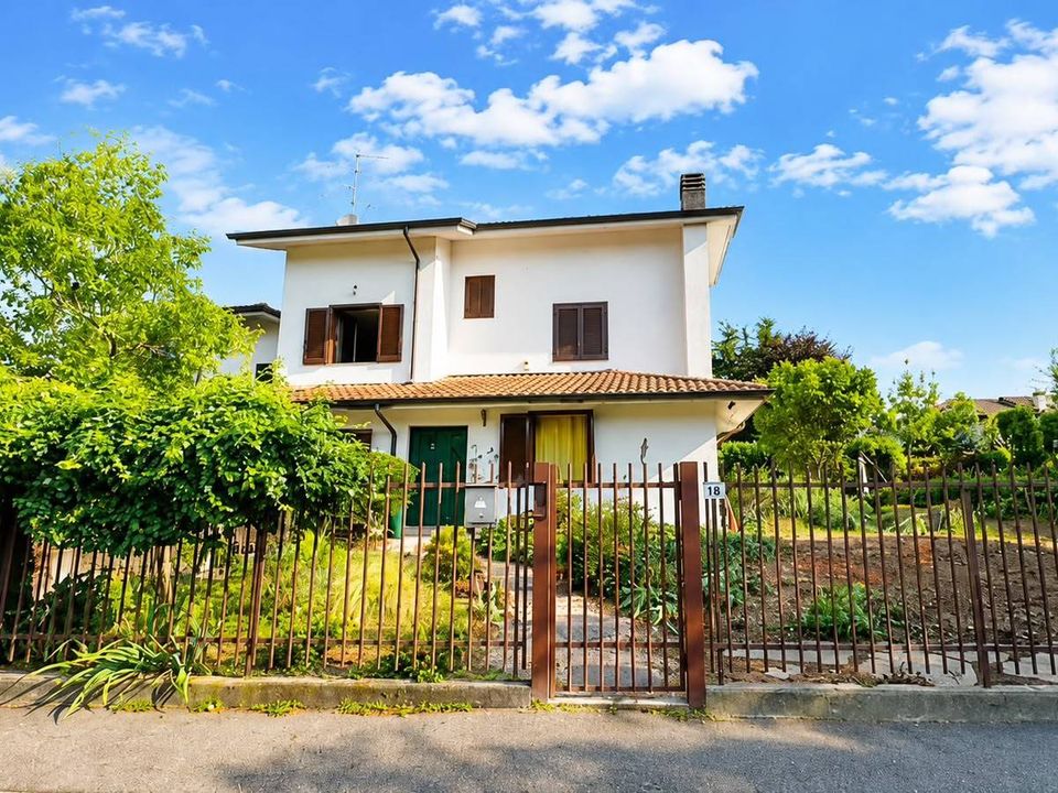 Villa - Vimercate, Monza and Brianza - photo 1