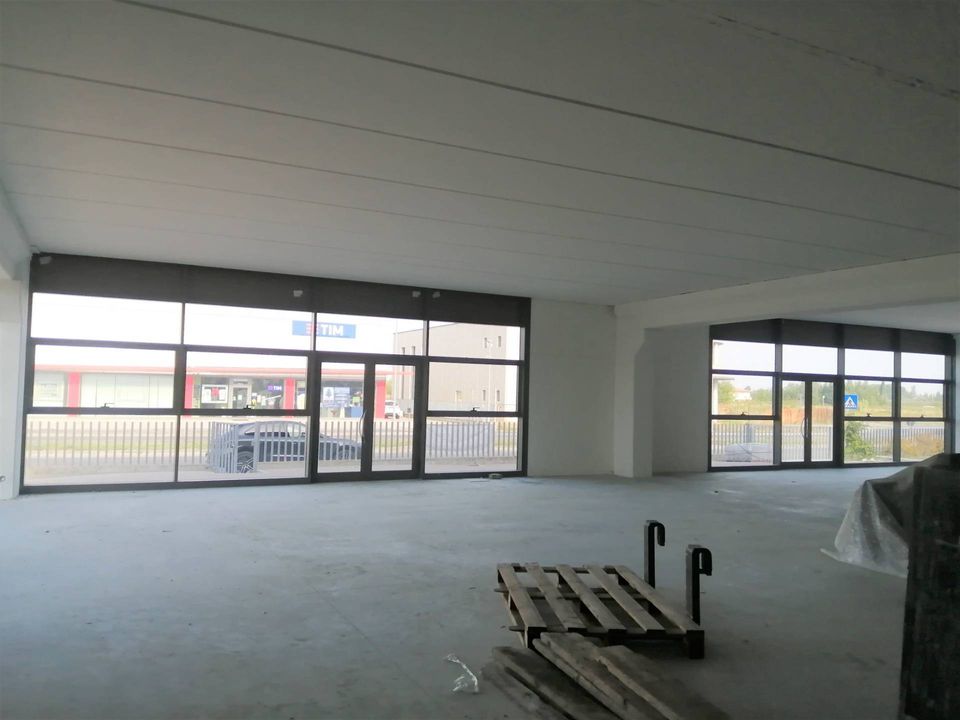 L'establiment comercial a Ponsacco, Pisa - foto 5