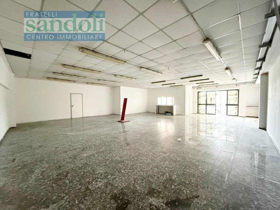 Commercial property in Caresanablot, Vercelli - photo 1