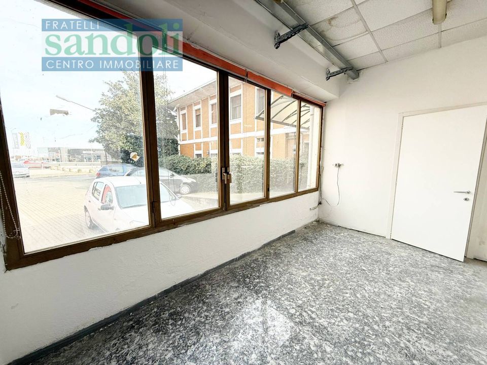 Commercial property in Caresanablot, Vercelli - photo 4