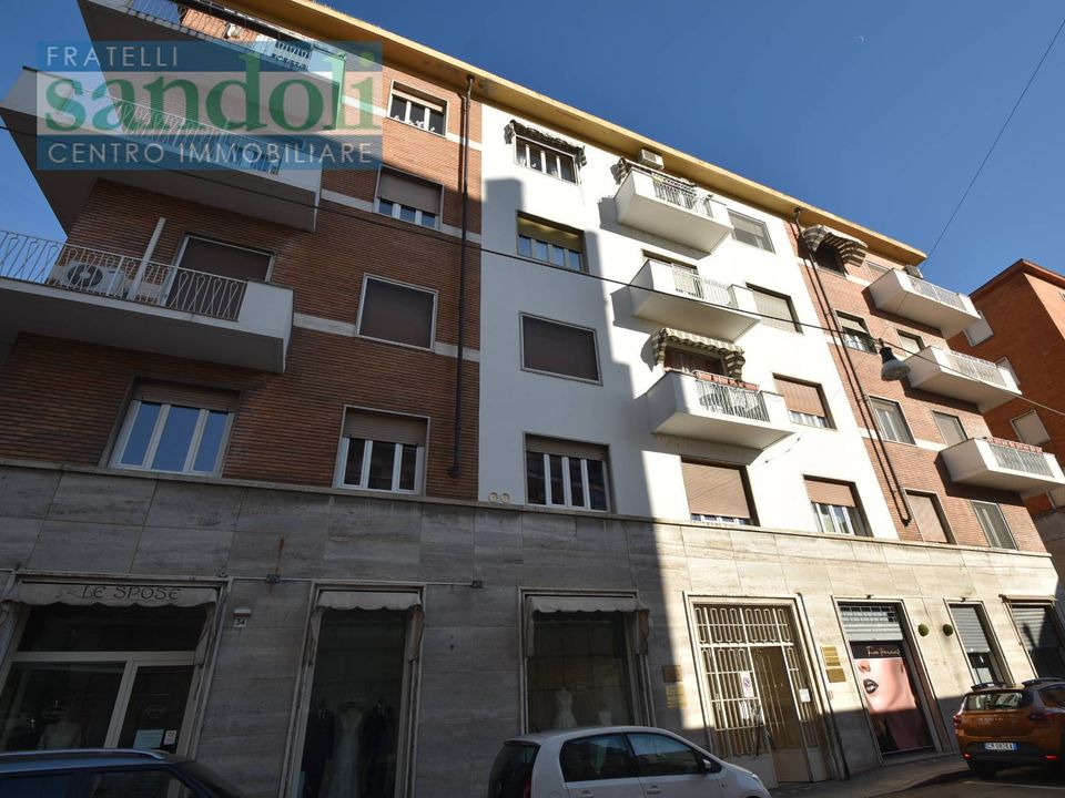 Erhvervsejendom i Vercelli, Vercelli - foto 1