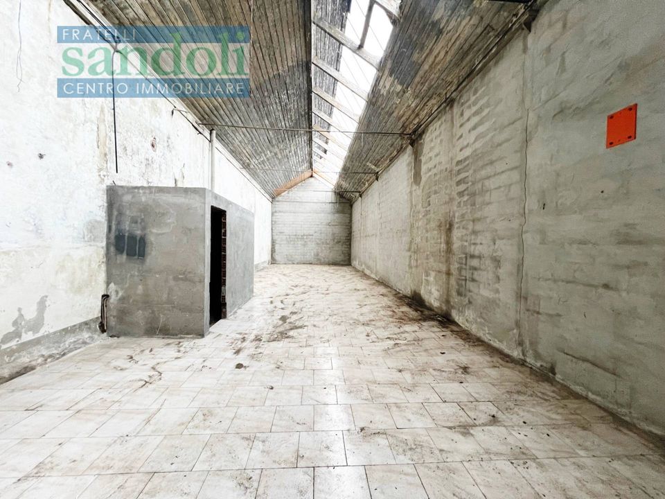 L'establiment comercial a Vercelli, Vercelli - foto 3