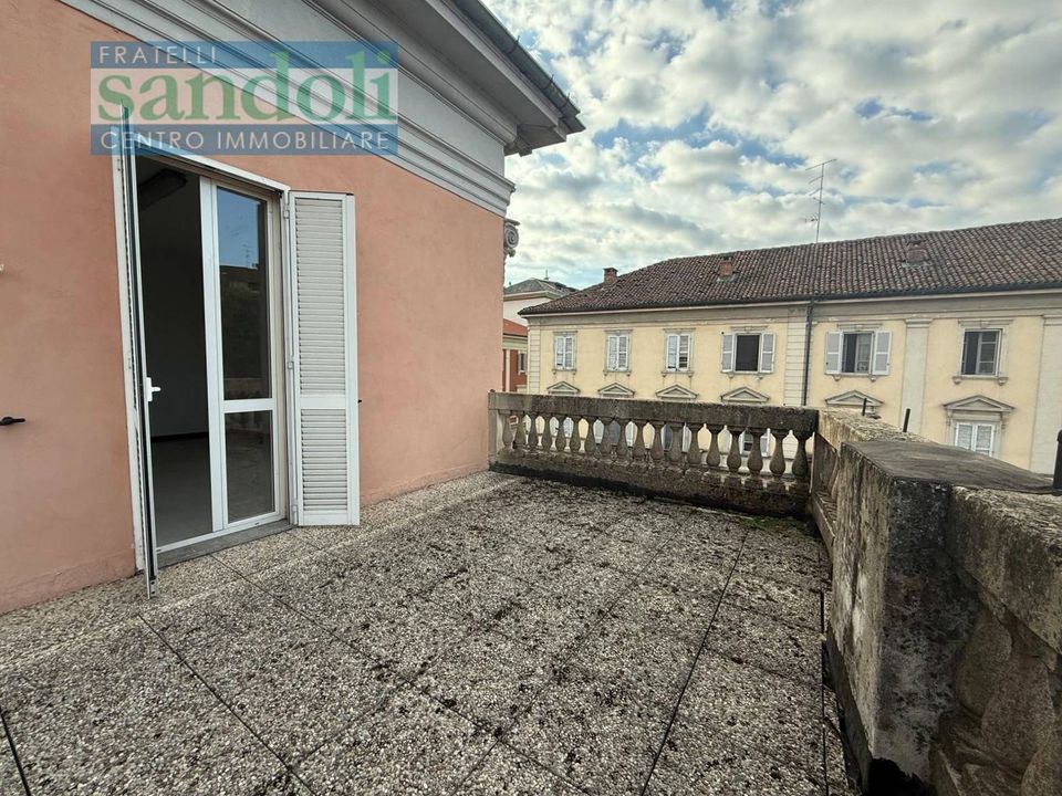L'establiment comercial a Vercelli, Vercelli - foto 2
