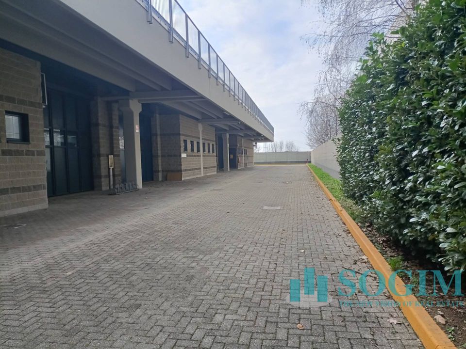 Erhvervsejendom i Carate Brianza, Monza and Brianza - foto 3