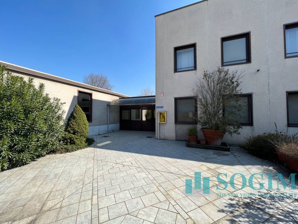 Propiedad comercial en Santo Stefano Ticino, Milan - foto 1