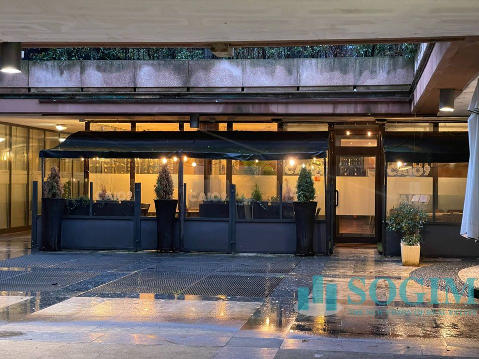 L'establiment comercial a Cernusco sul Naviglio, Milan - foto 1