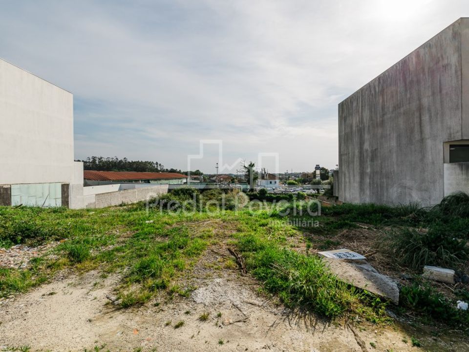 Helårsgrund i Penafiel, Porto - foto 1