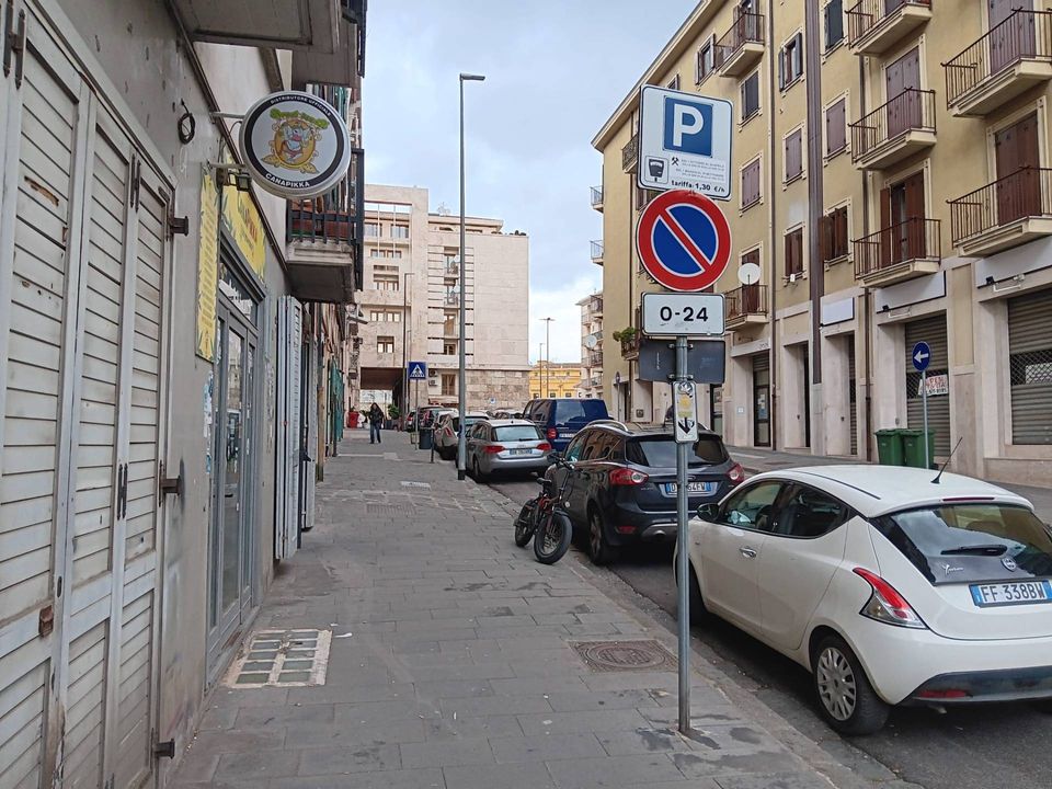 Erhvervsejendom i Avellino city, Avellino - foto 1
