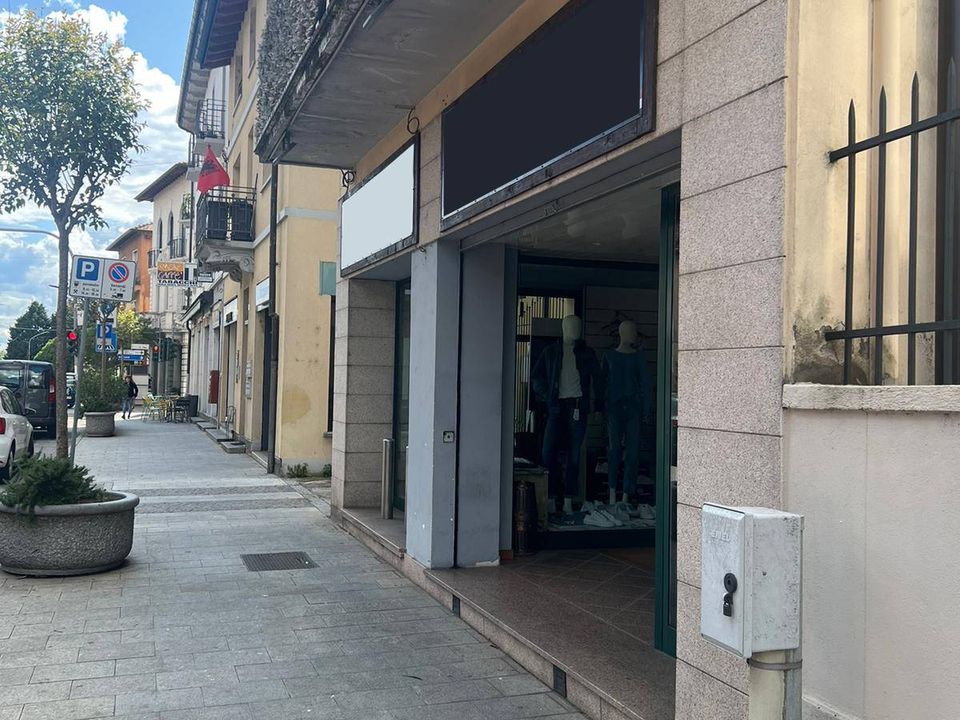 Erhvervsejendom i Besozzo, Varese - foto 1