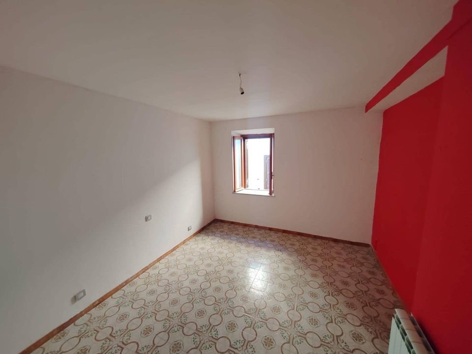 Erhvervsejendom i Maenza, Latina - foto 1