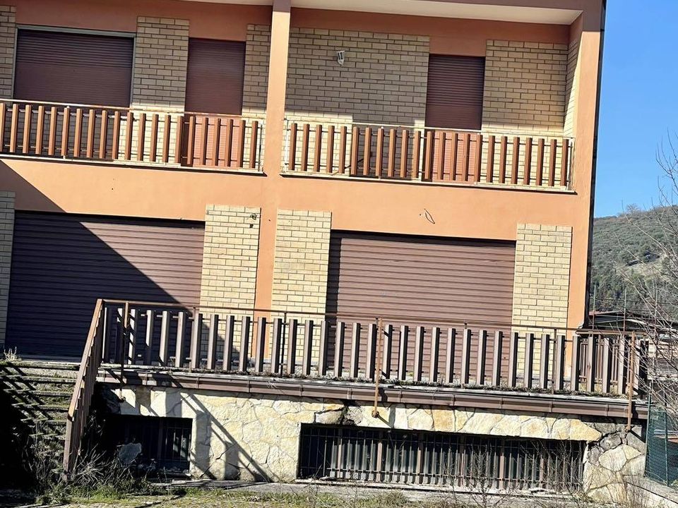 Erhvervsejendom i Alatri, Frosinone - foto 1