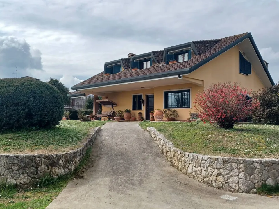 Villa a Frosinone, Frosinone - foto 1