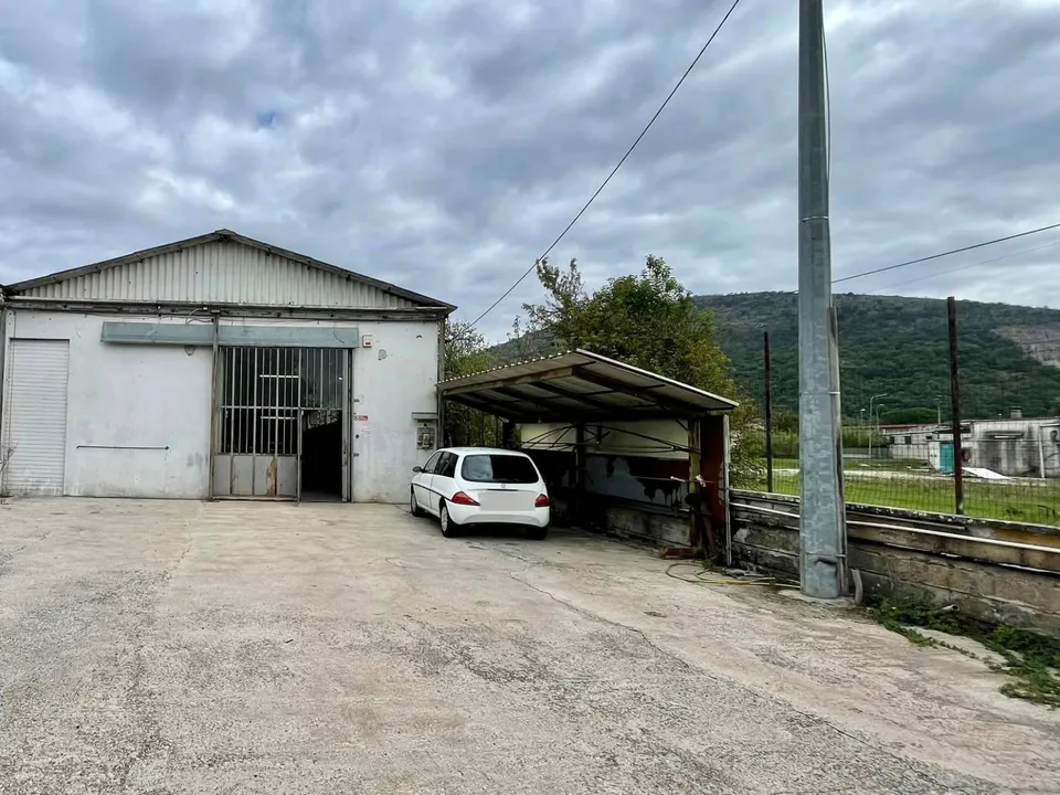 Erhvervsejendom i Ferentino, Frosinone - foto 1