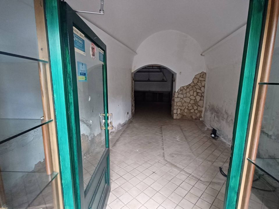 Erhvervsejendom i Sonnino, Latina - foto 3