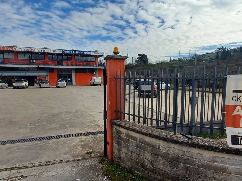 Erhvervsejendom i Ceccano, Frosinone - foto 1