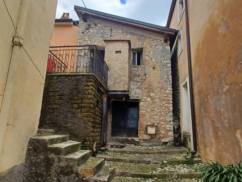 Erhvervsejendom i Maenza, Latina - foto 1