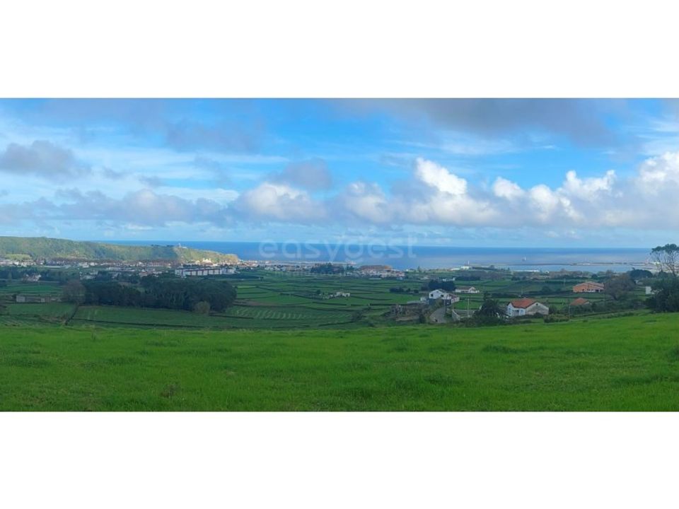Helårsgrund i Vila da Praia da Vitoria, Terceira - foto 1