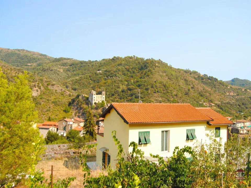 Villa i Dolceacqua, Imperia - foto 1