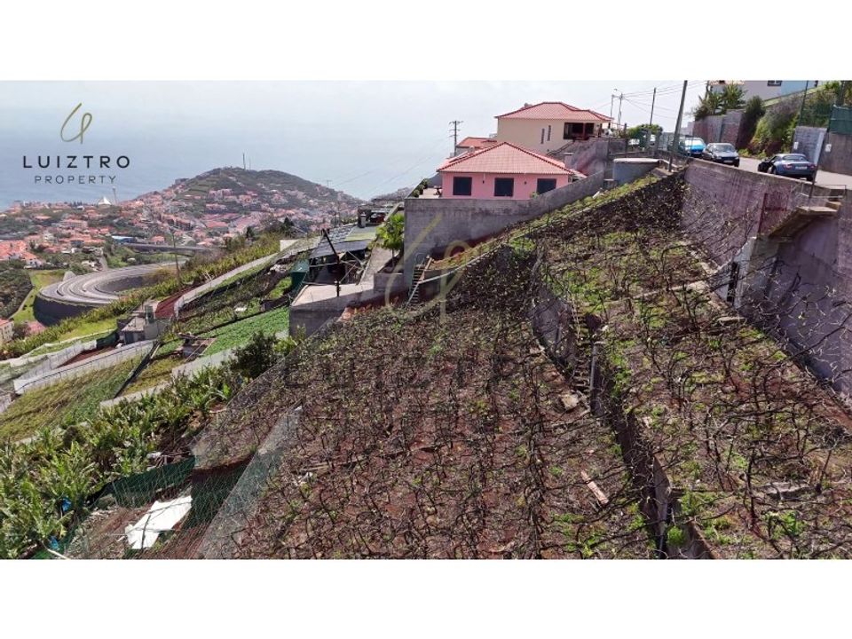 Helårsgrund i Camara de Lobos, Madeira - foto 1