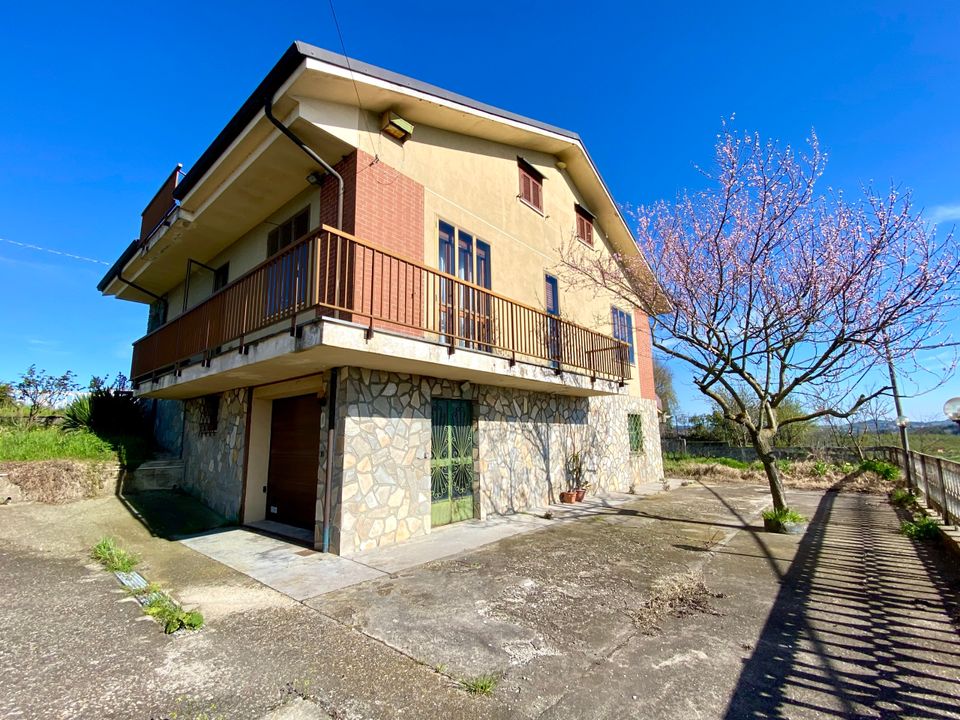 Villa i Serravalle Langhe, Cuneo - foto 1