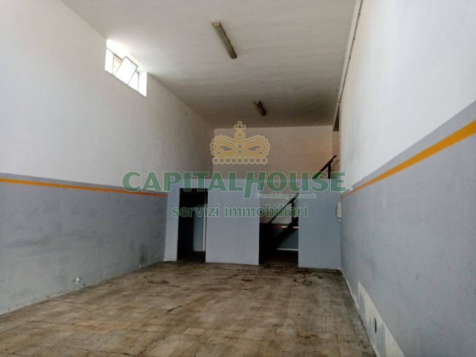 L'establiment comercial a Mercato San Severino, Salerno - foto 5