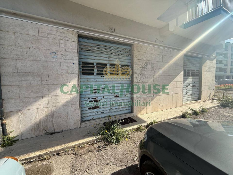 L'establiment comercial a Roccapiemonte, Salerno - foto 3