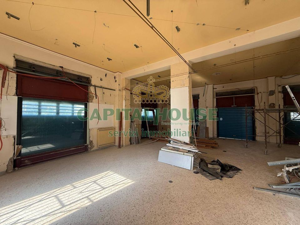 L'establiment comercial a Roccapiemonte, Salerno - foto 5